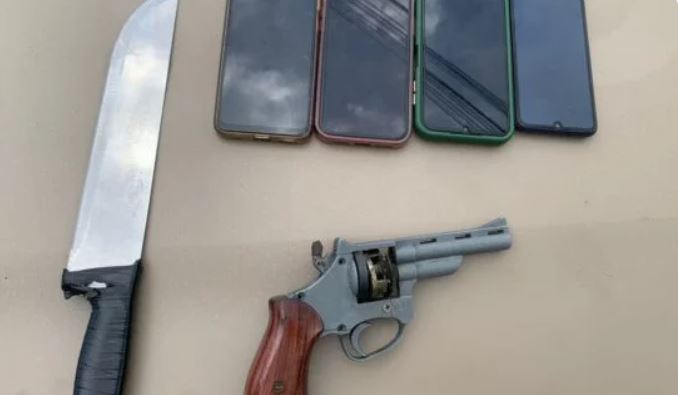 operacao-forca-total:-pm-prende-tres-pessoas-e-apreende-armas-no-barbalho