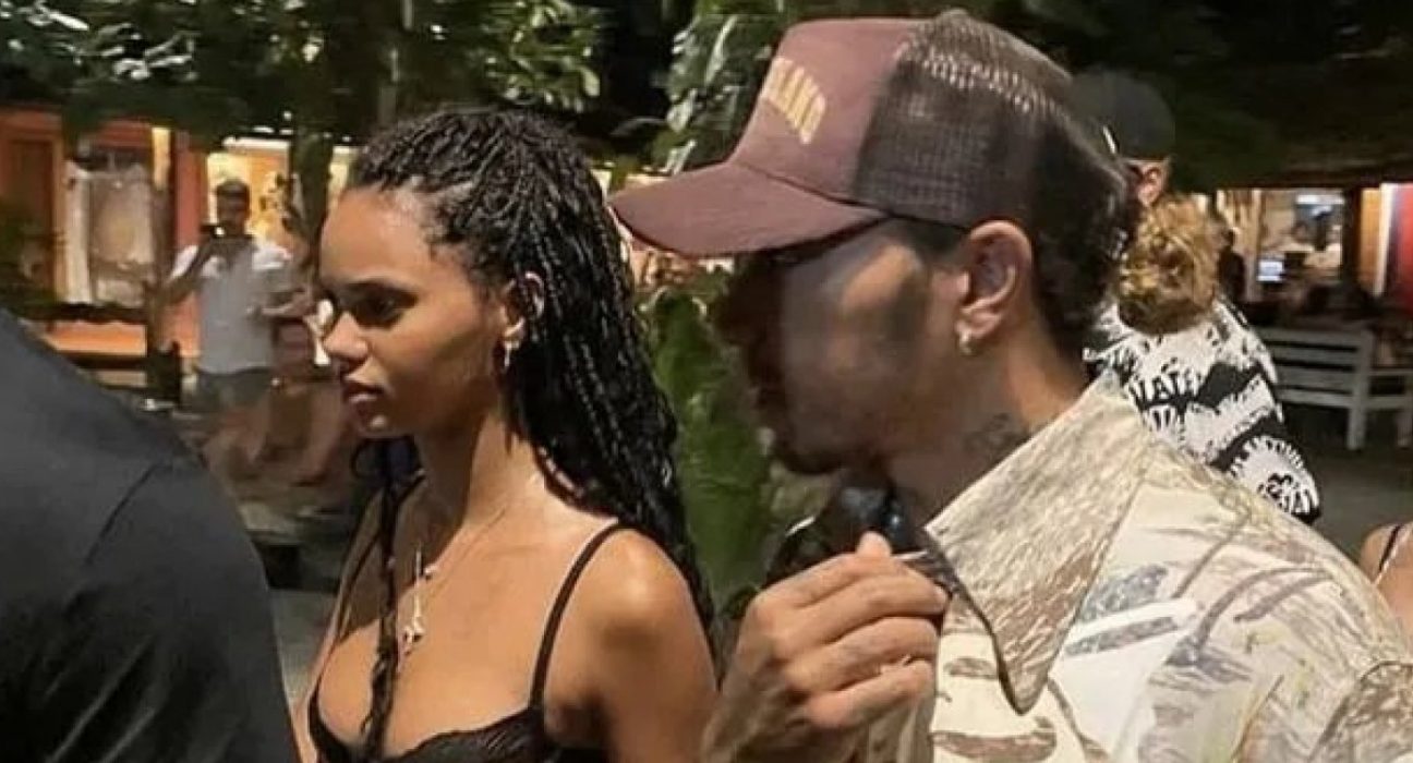 lewis-hamilton-celebra-o-reveillon-na-bahia-e-e-visto-em-trancoso
