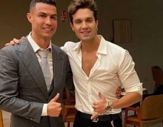 cristiano-ronaldo-presenteia-luan-santana-com-rolex-avaliado-em-mais-de-r$-400-mil