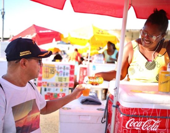 ambulantes-celebram-sucesso-no-festival-virada-salvador