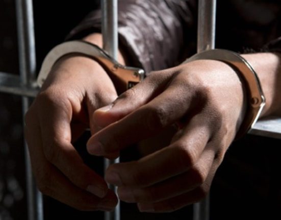 policia-civil-de-camacari-prende-um-homem-e-apreende-um-adolescente