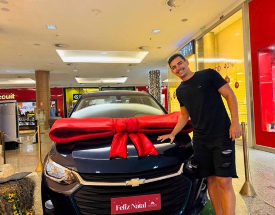 jovem-de-camacari-ganha-carro-zero-em-promocao-de-natal-no-boulevard-shopping