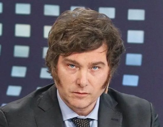 governo-argentino-corta-500-profissionais-da-radio-nacional-sob-gestao-de-javier-milei