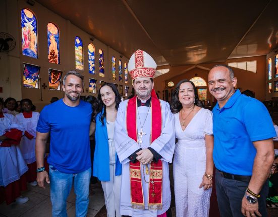 camacari-honra-sao-thomaz-de-cantuaria-com-grande-celebracao-religiosa