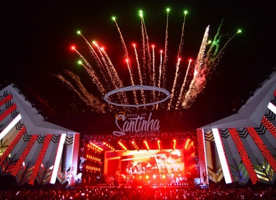 baile-da-santinha-de-leo-santana-atrai-mais-de-25-mil-pessoas