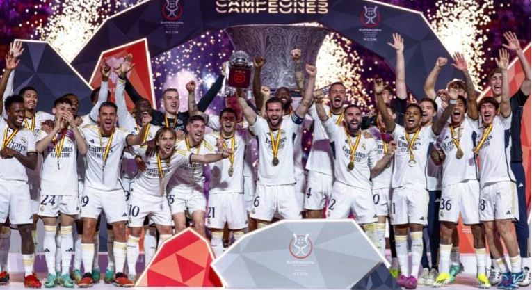 vinicius-junior-brilha-e-real-madrid-goleia-barcelona-na-supercopa-da-espanha