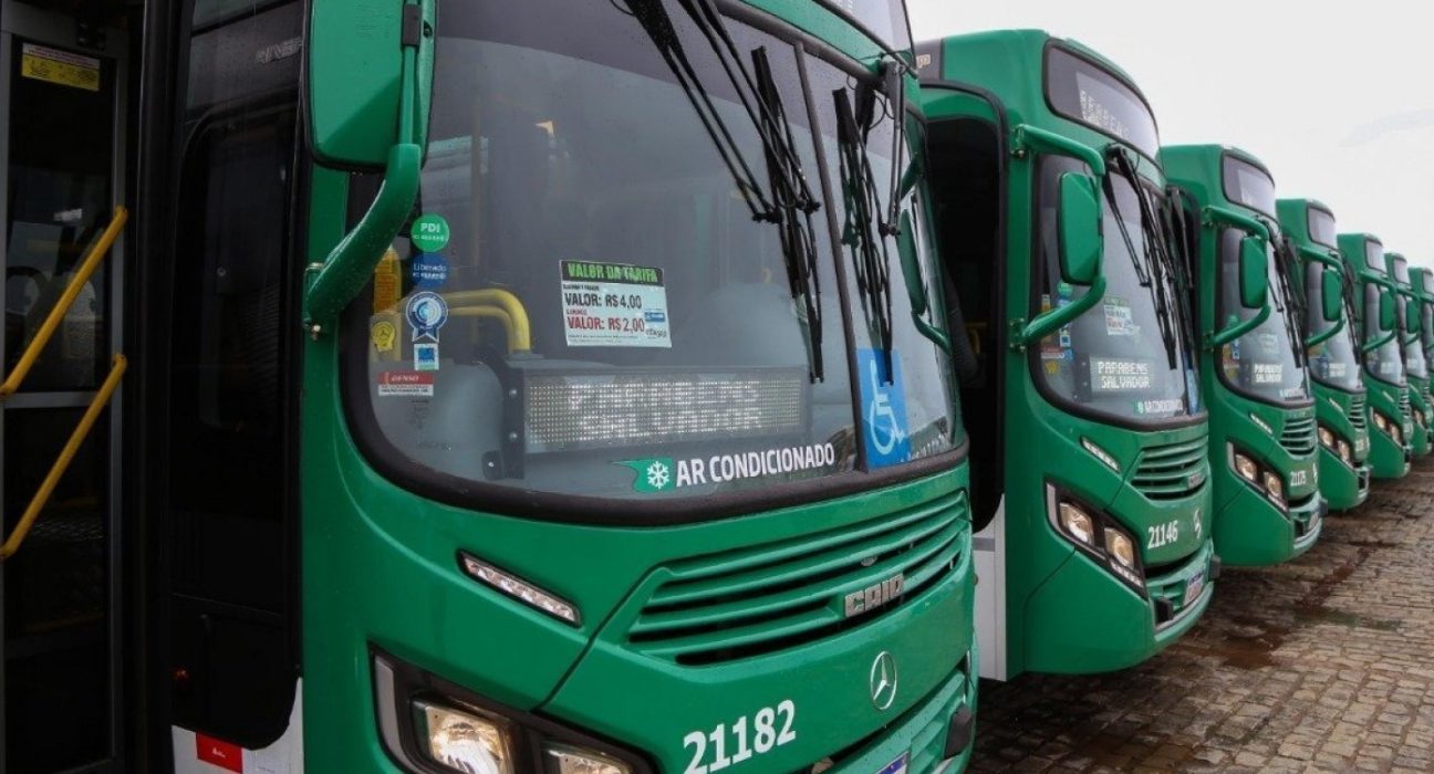 nova-linha-de-onibus-amplia-acesso-as-praias-de-salvador-aos-domingos-e-feriados