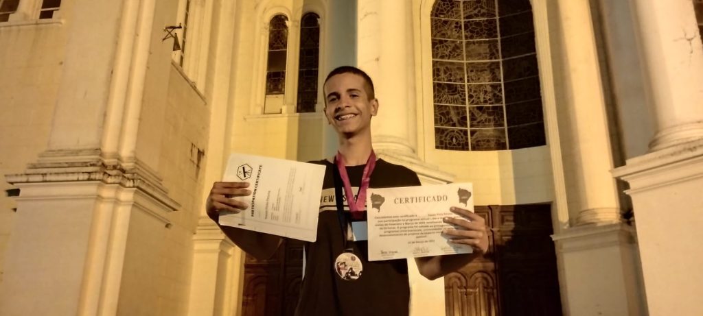 estudante-da-rede-estadual-e-aceito-em-programa-de-bolsa-internacional,-em-havard