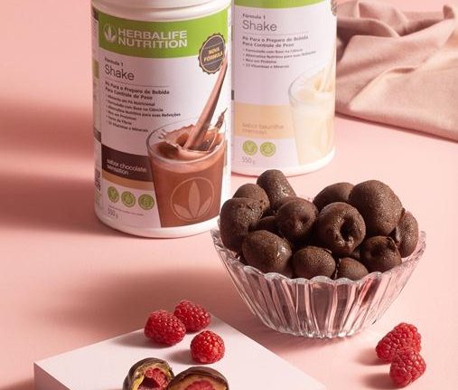prepare-a-famosa-framboesa-com-chocolate-na-versao-fit