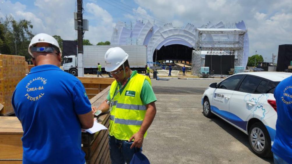 crea-ba-fiscaliza-montagem-de-estruturas-temporarias-no-festival-de-verao-2024