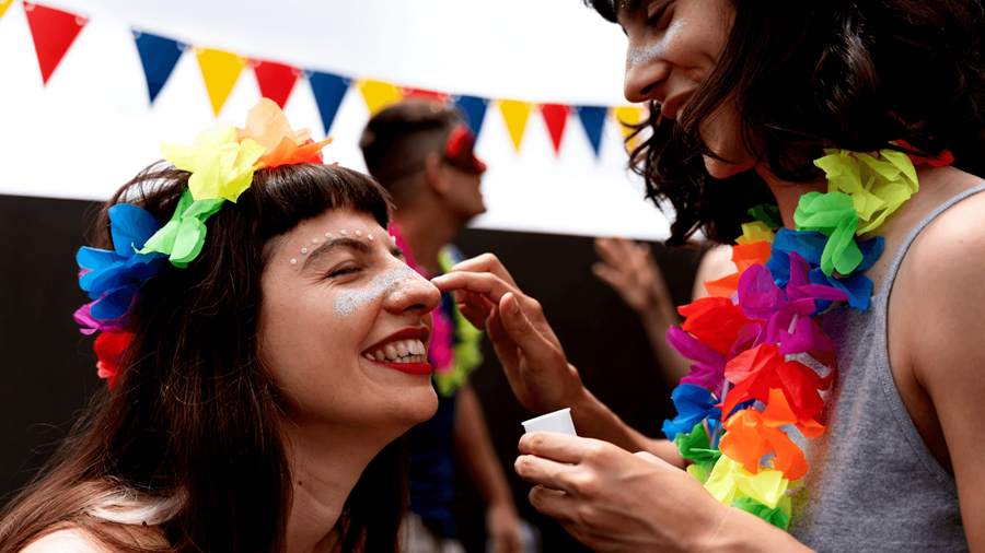 seis-motivos-para-nao-esquecer-de-usar-o-protetor-solar-no-carnaval