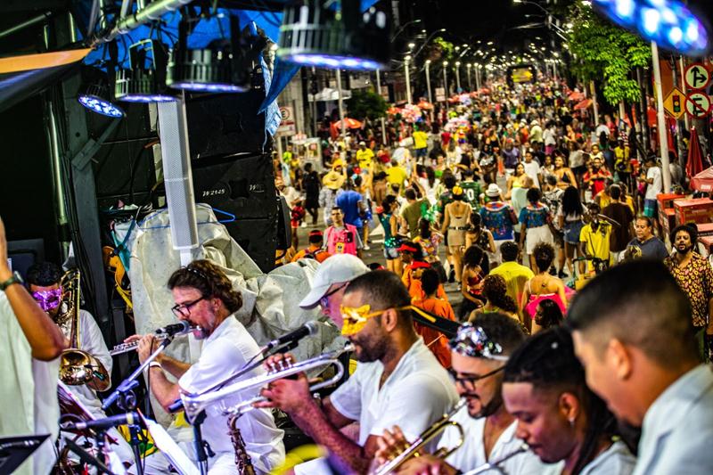 orkestra-rumpilezz-desfila-com-seu-jazz-trio-no-carnaval-de-salvador