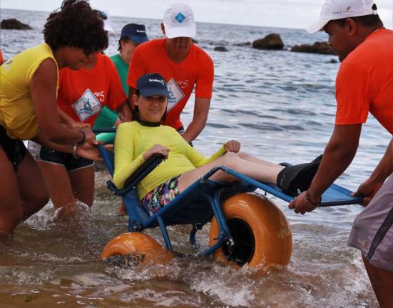 parapraia-comeca-no-final-de-semana-com-banho-de-mar-assistido-em-ondina