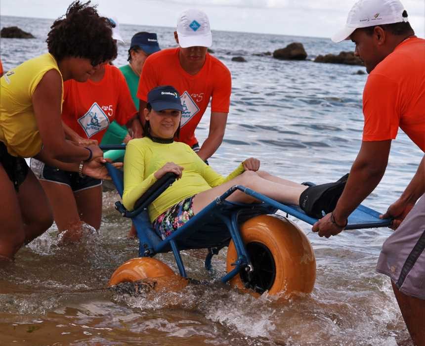 parapraia-comeca-no-final-de-semana-com-banho-de-mar-assistido-em-ondina
