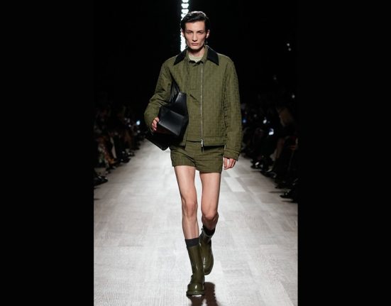 colecao-outono-inverno-2024-da-ferragamo-celebra-a-liberdade-da-decada-de-1920
