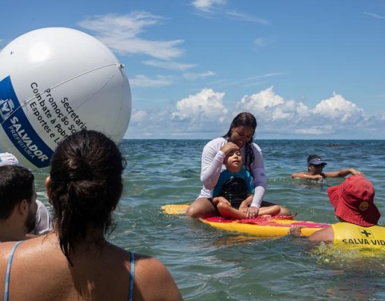 parapraia-estende-banho-de-mar-em-ondina-ate-domingo