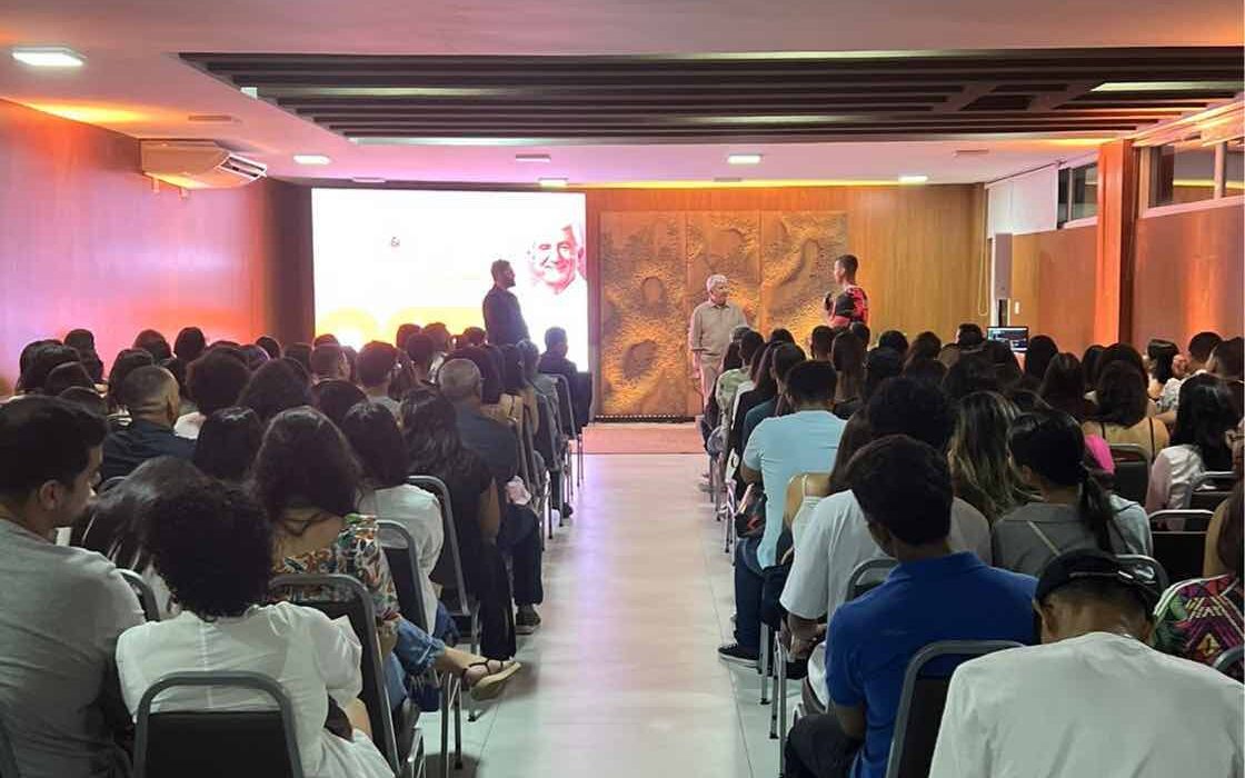 legado:-arquiteto-antonio-caramelo-encanta-em-palestra-na-unef